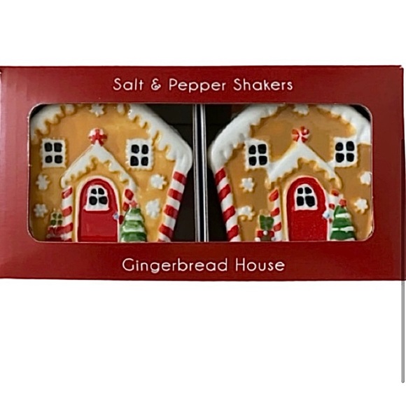NWT- English Tableware Christmas
Gingerbread House Salt & Pepper Shakers - Picture 2 of 4